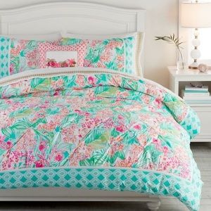 Lilly Pulitzer x PBT “orchid border” duvet cover and 2 standard shams